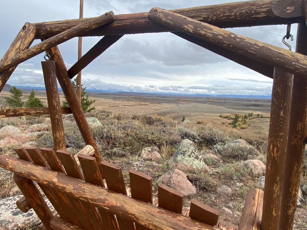 Red-Tail Roundhouse At 22 West Cabins And Recreation Hebron Exterior foto